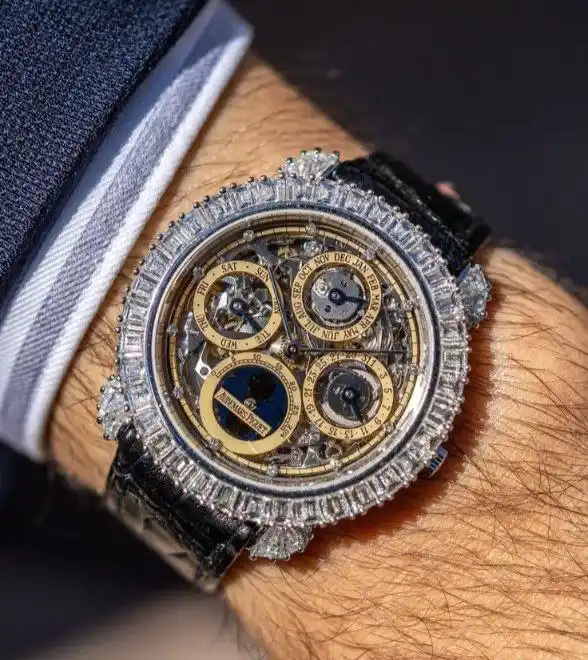 شراء ساعات قيمة للتحصيل (collectible watches)