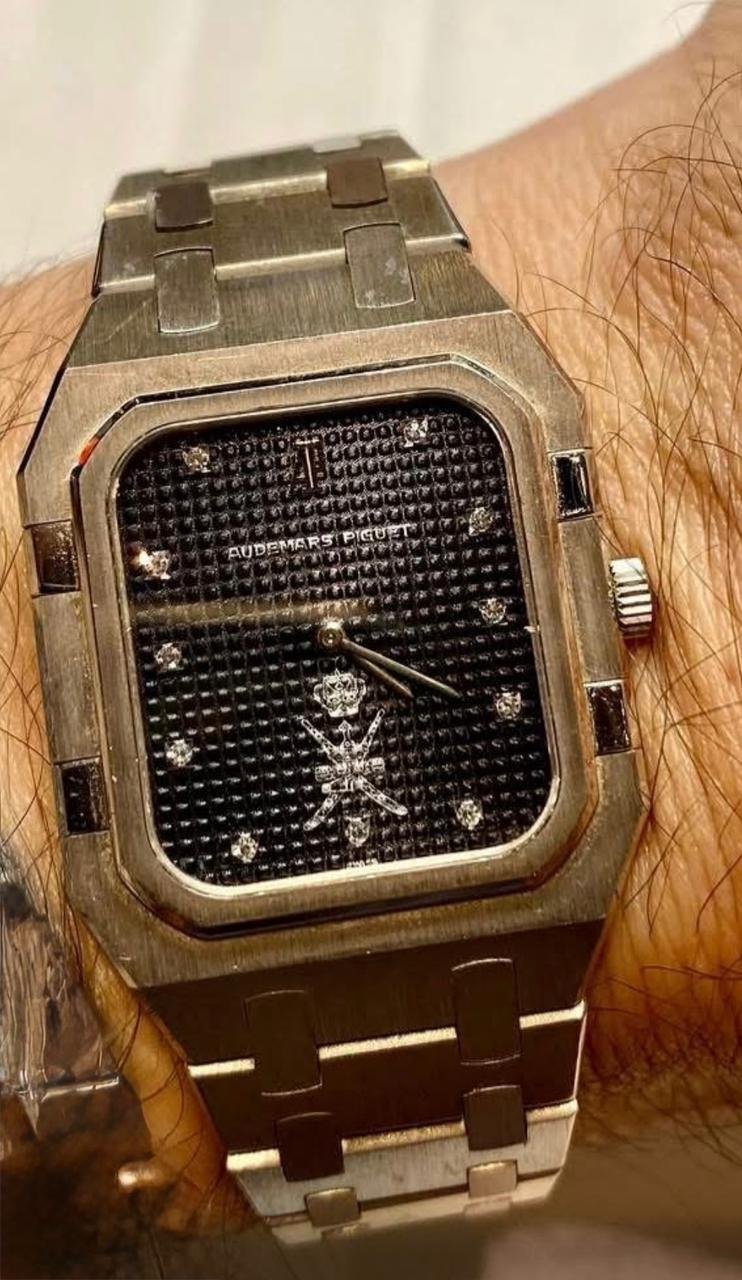 ساعات سويسرية قديمة للبيع