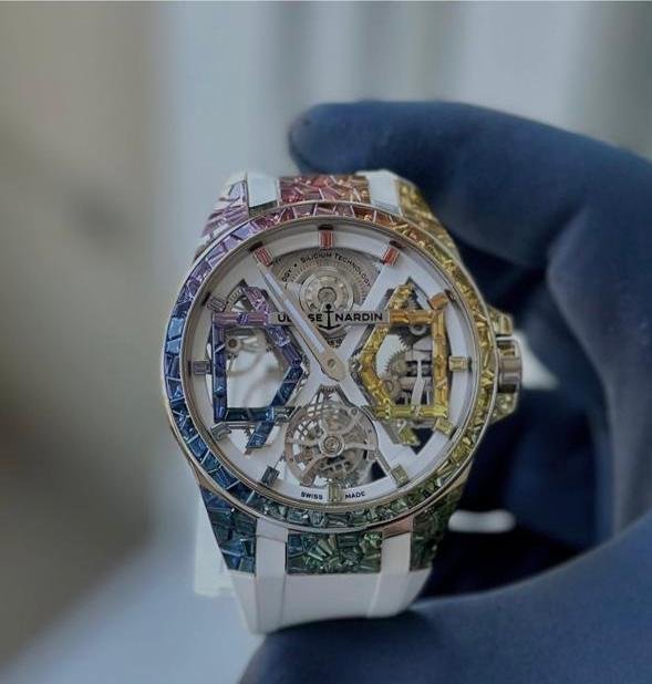 بيع الساعات السويسرية