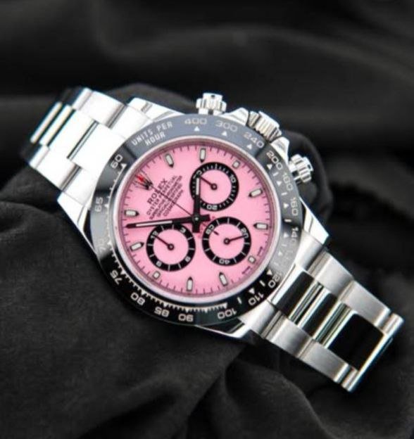 بيع ساعة مستعملة عبر مواقع الإنترنت