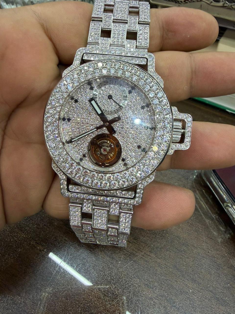 كيف اعرف ساعه اصليه او لا؟