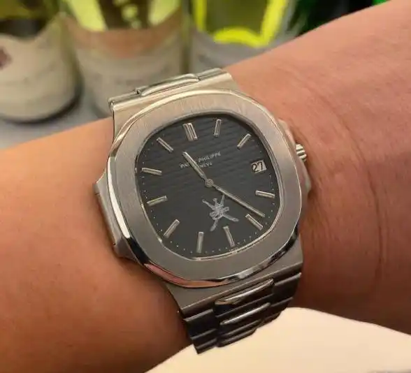 ساعه باتيك فيليب شعار قابوس